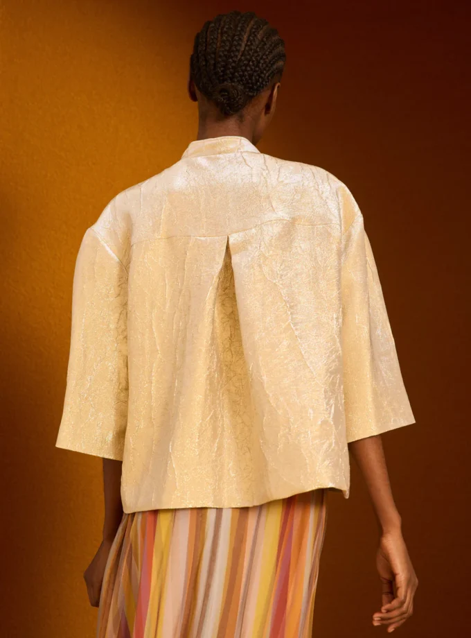 cazadora metalizada dorada