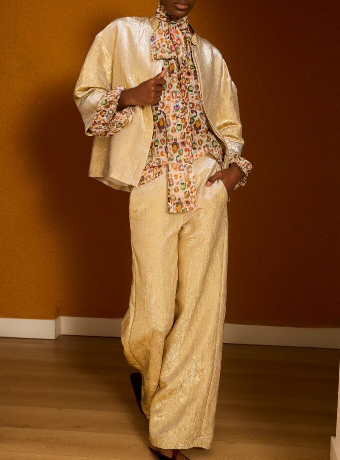 cazadora metalizada dorada