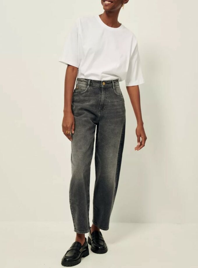 pantalón vaquero gris