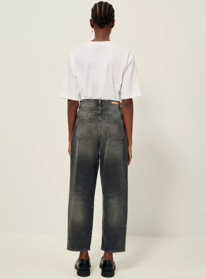 pantalón vaquero gris